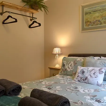 Holiday home Little Oaks