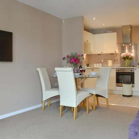 Little Oaks * Whitby